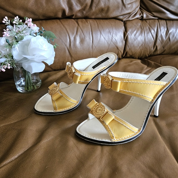 Women's Louis Vuitton Yellow Leather Metallic Gold High-End Sandals Size 6 US - Picture 10 of 16